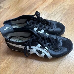 Onitsuka Tiger Mexico 66 Sneakers Black and White